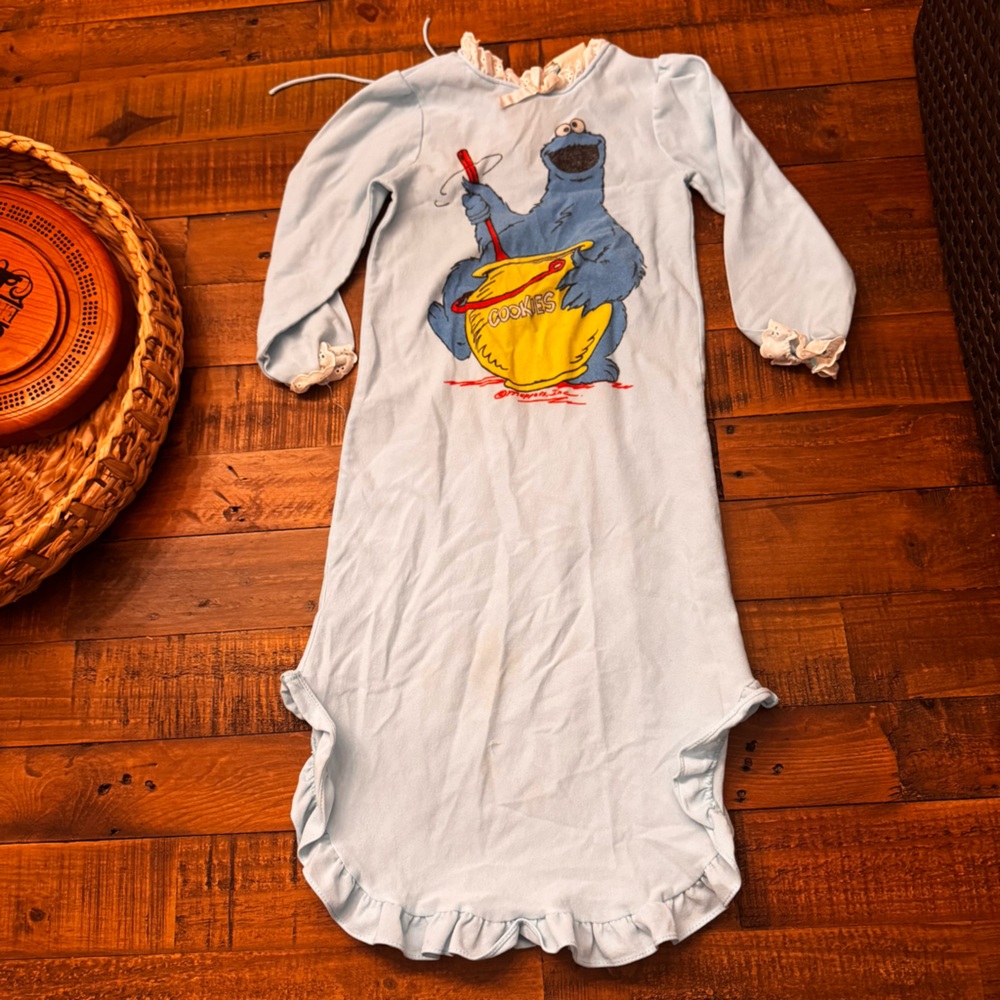 VINTAGE 80s Sesame Street Nightgown‎